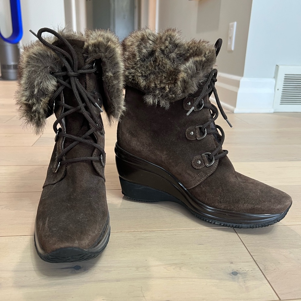 Aquatalia Brass Brown Suede Faux Fur Wedge Boots Waterproof 8.5